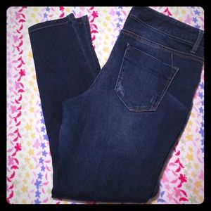 Destroyed mid-rise denim jeggings